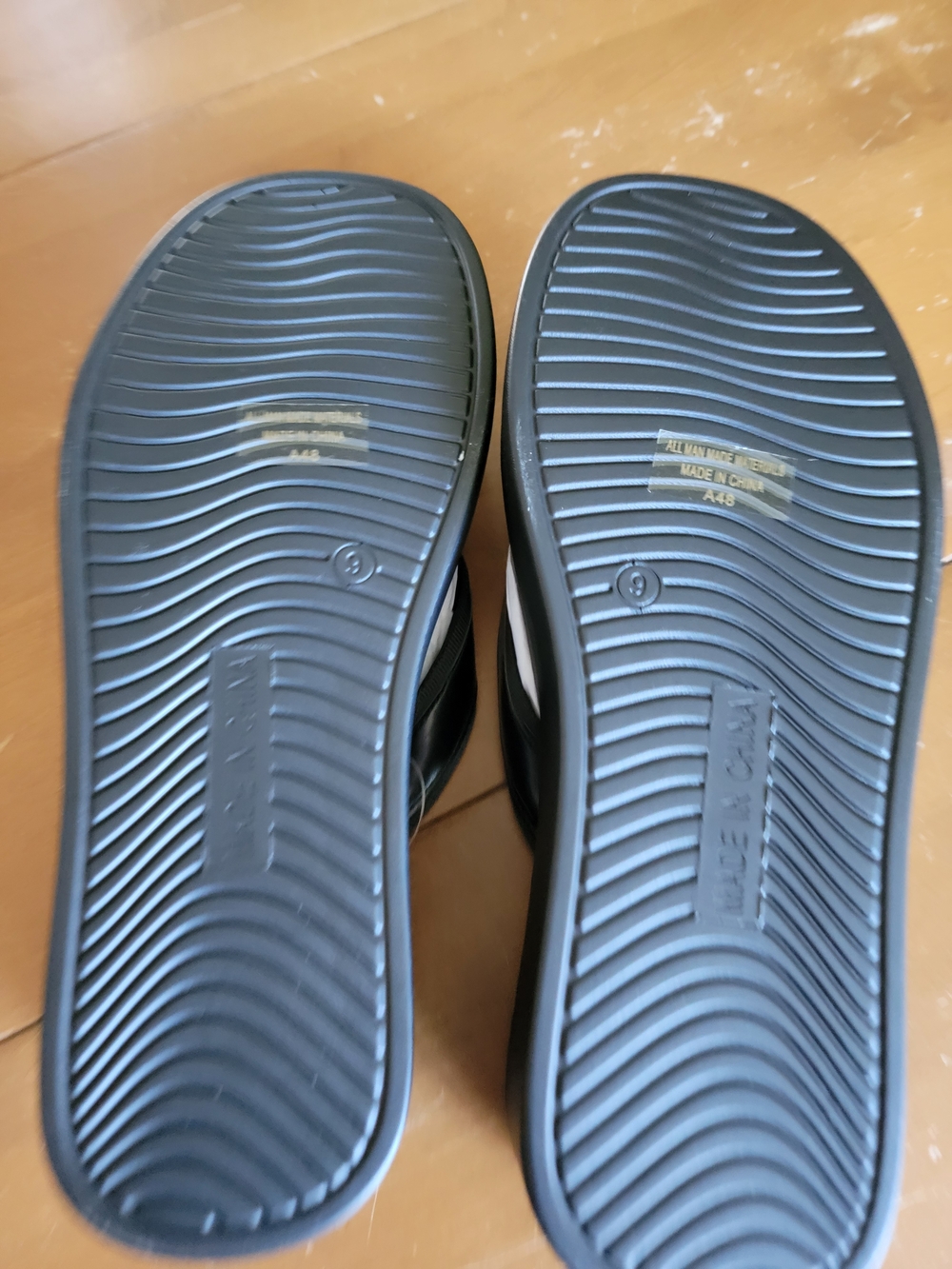 Black Slide Flip-Flop Low Wendge Sandals Size 9 NWT - Picture 5 of 9